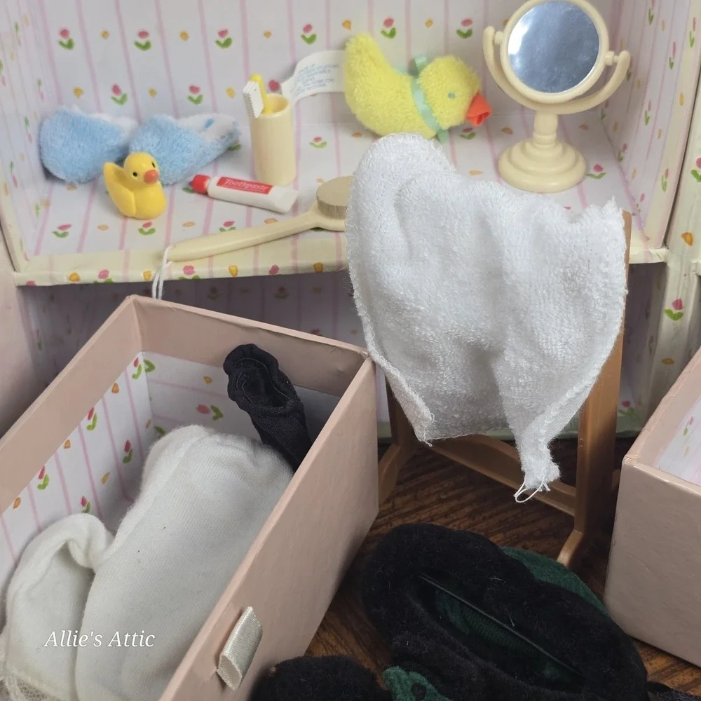 Madeline Doll Case Set Accessories Travel Play House Dress Shoes Hat Bath Hat